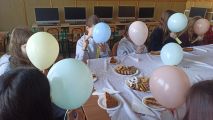 Świętowanie w klasie 6b, 